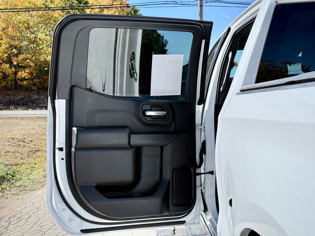 2024 Chevrolet Silverado 1500 Custom Trail Boss | Spacious + Rugged, Rear Camera in COLDBROOK, Nova Scotia - 19 - w1024h768px