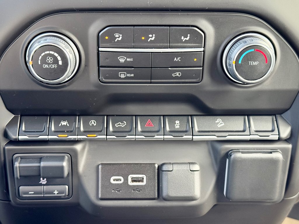 2024 Chevrolet Silverado 1500 Custom Trail Boss | Spacious + Rugged, Rear Camera in COLDBROOK, Nova Scotia - 17 - w1024h768px