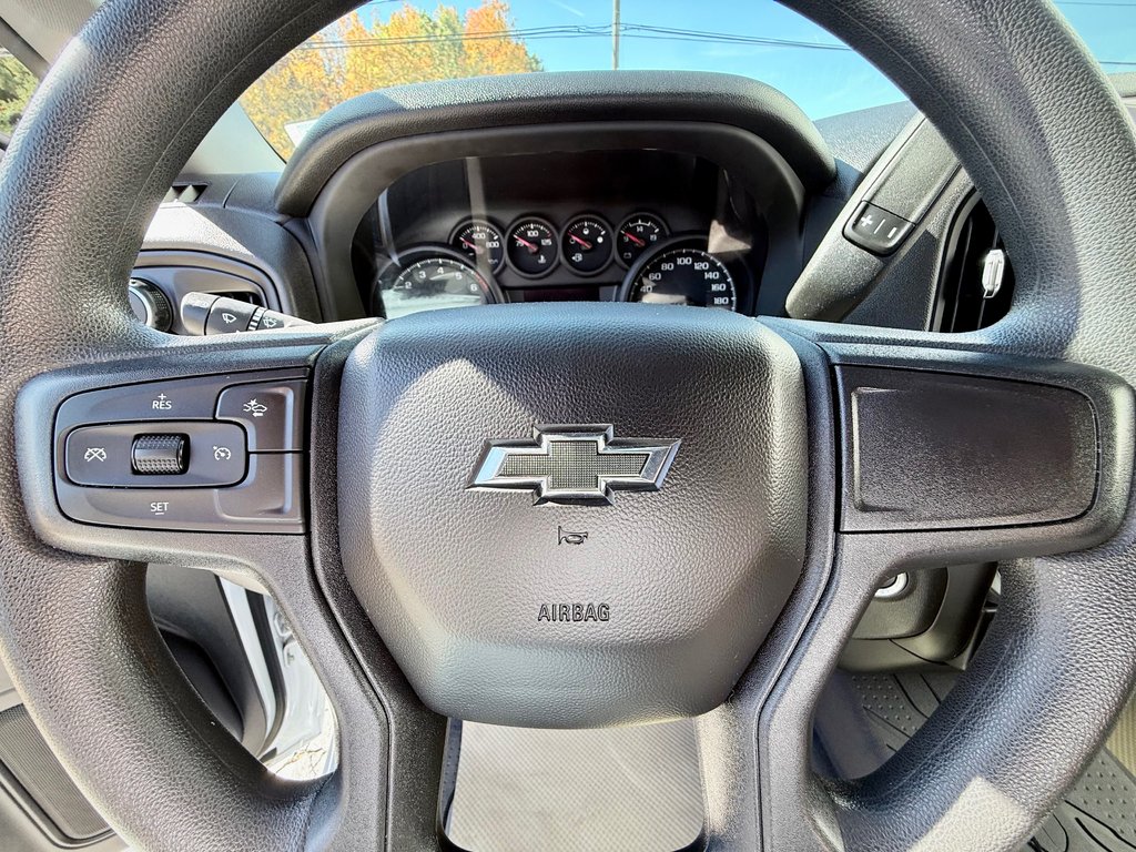 2024 Chevrolet Silverado 1500 Custom Trail Boss | Spacious + Rugged, Rear Camera in COLDBROOK, Nova Scotia - 11 - w1024h768px