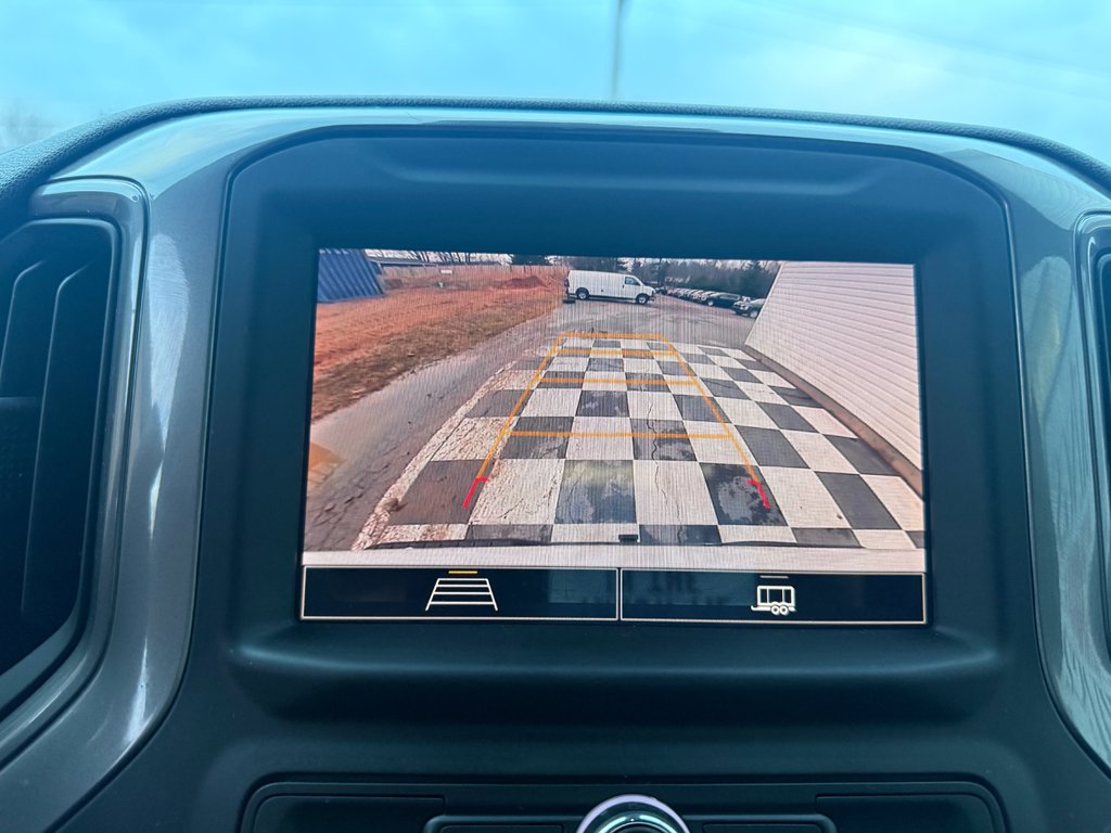 2024 Chevrolet Silverado 1500 Custom Trail Boss, bench seats, keyless entry, rem in COLDBROOK, Nova Scotia - 11 - w1024h768px