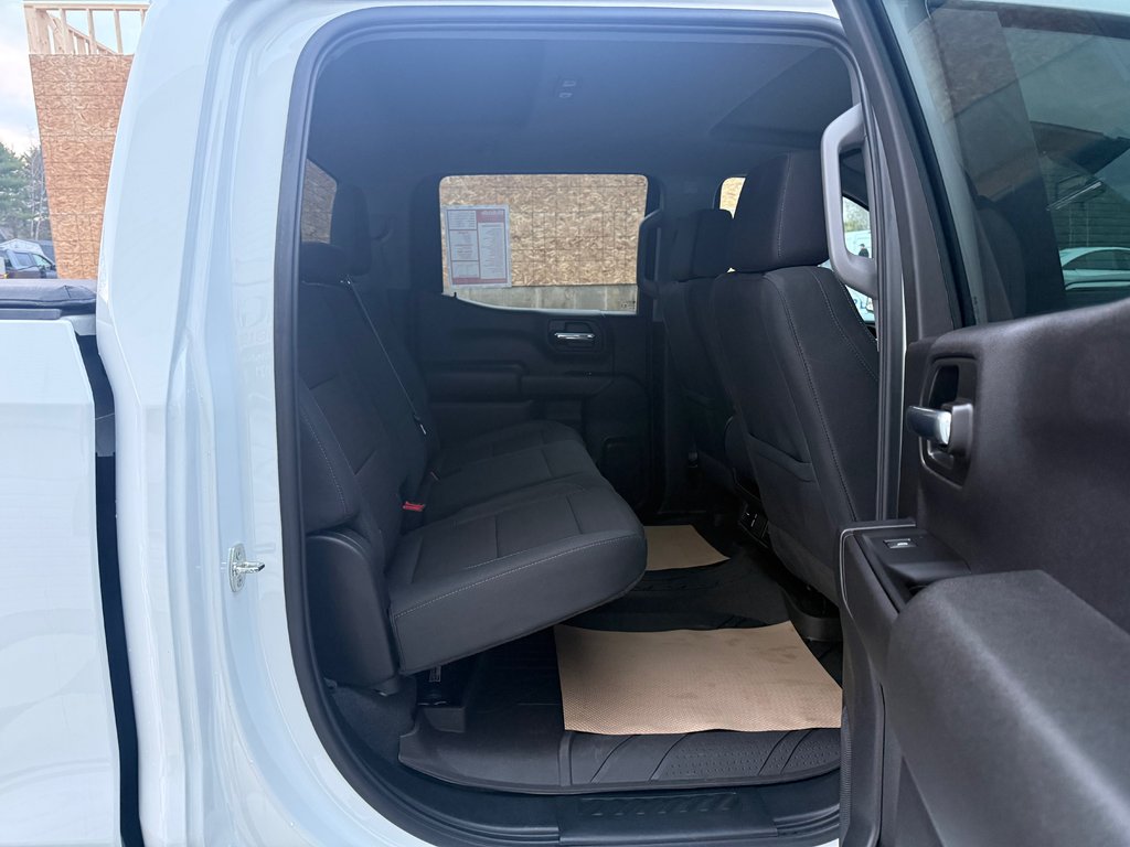 2024 Chevrolet Silverado 1500 Custom Trail Boss, bench seats, keyless entry, rem in COLDBROOK, Nova Scotia - 18 - w1024h768px