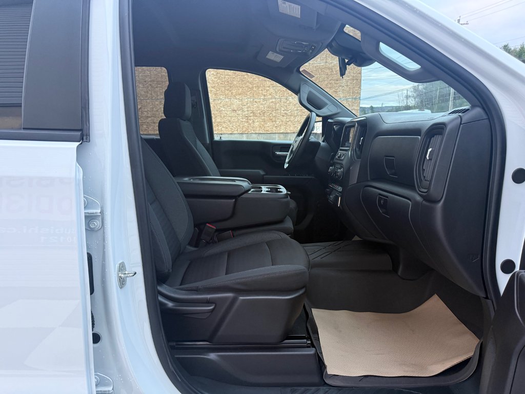2024 Chevrolet Silverado 1500 Custom Trail Boss, bench seats, keyless entry, rem in COLDBROOK, Nova Scotia - 20 - w1024h768px