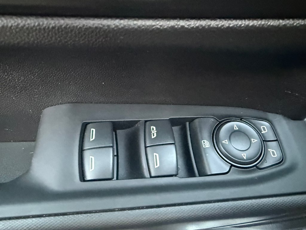 2024 Chevrolet Silverado 1500 Custom Trail Boss, bench seats, keyless entry, rem in COLDBROOK, Nova Scotia - 8 - w1024h768px