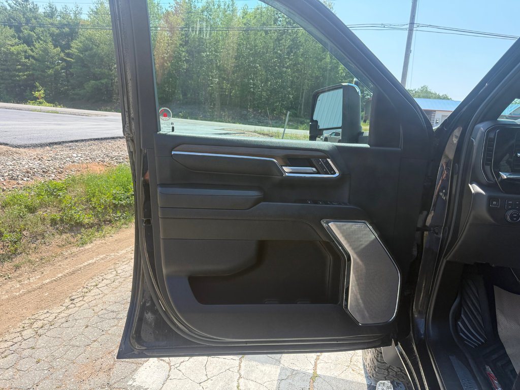 2024 Chevrolet SILVERADO 2500 High Country in COLDBROOK, Nova Scotia - 7 - w1024h768px