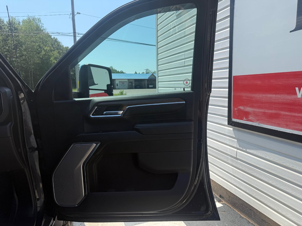 2024 Chevrolet SILVERADO 2500 High Country in COLDBROOK, Nova Scotia - 19 - w1024h768px