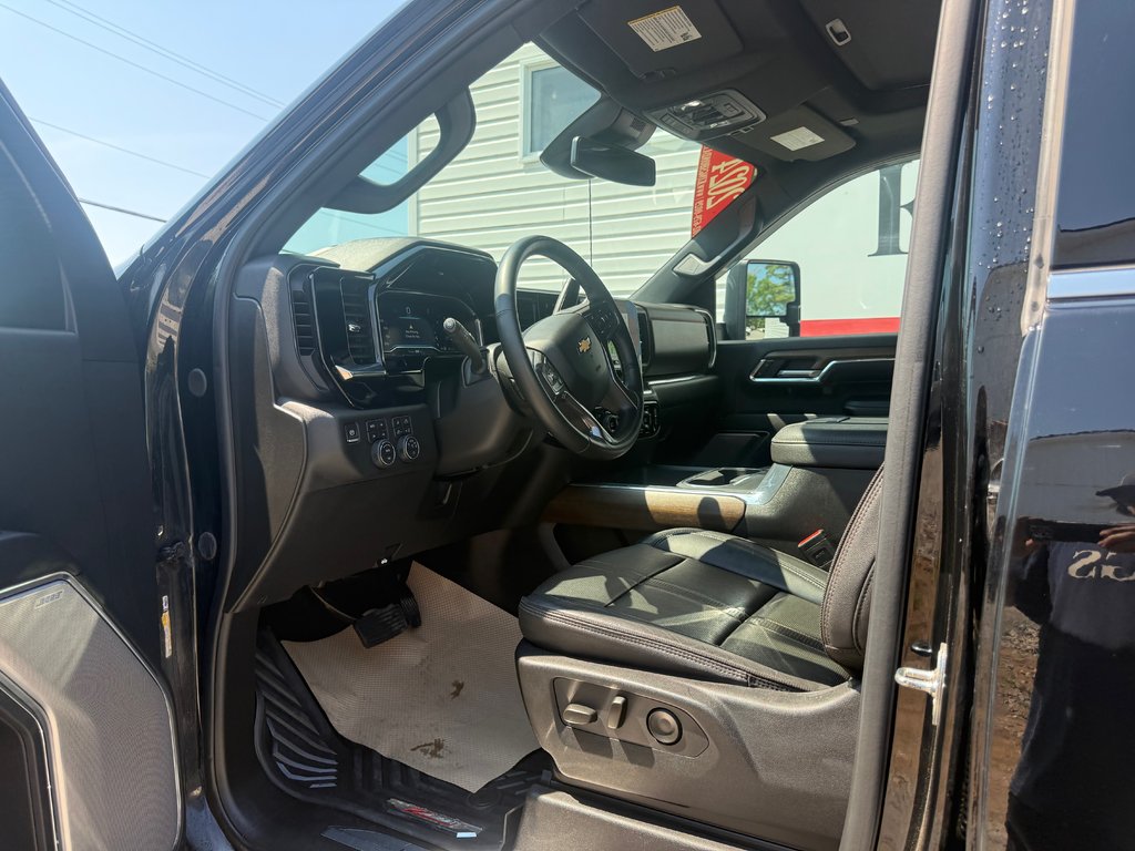 2024 Chevrolet SILVERADO 2500 High Country in COLDBROOK, Nova Scotia - 9 - w1024h768px