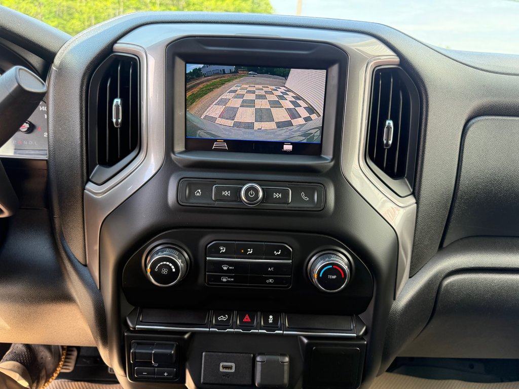 2020 Chevrolet SILVERADO K1500 Custom, keyless entry, backup camera, Bluetooth in COLDBROOK, Nova Scotia - 12 - w1024h768px