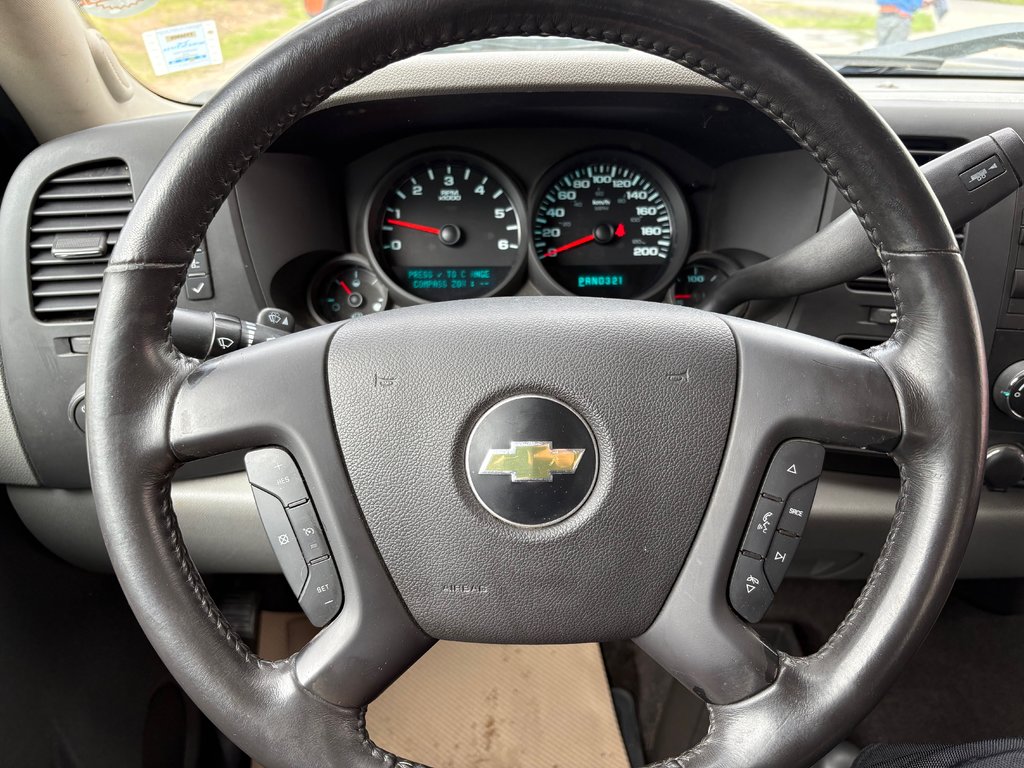 2013 Chevrolet Silverado LS Cheyenne Edition - 4WD, a/c, extended cab in COLDBROOK, Nova Scotia - 9 - w1024h768px