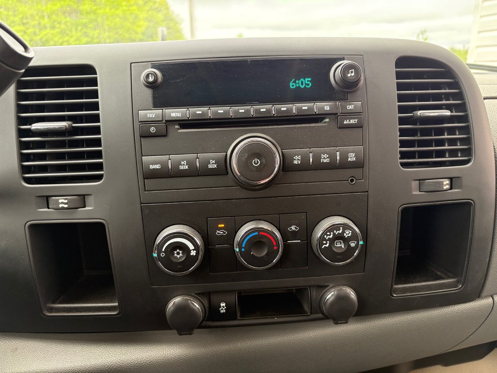 2013 Chevrolet Silverado LS Cheyenne Edition - 4WD, a/c, extended cab in COLDBROOK, Nova Scotia - 12 - w1024h768px