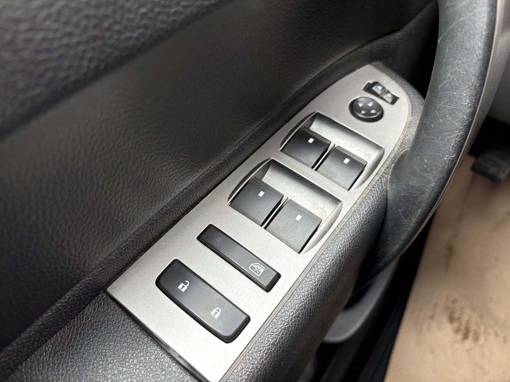2013 Chevrolet Silverado LS Cheyenne Edition - 4WD, a/c, extended cab in COLDBROOK, Nova Scotia - 7 - w1024h768px
