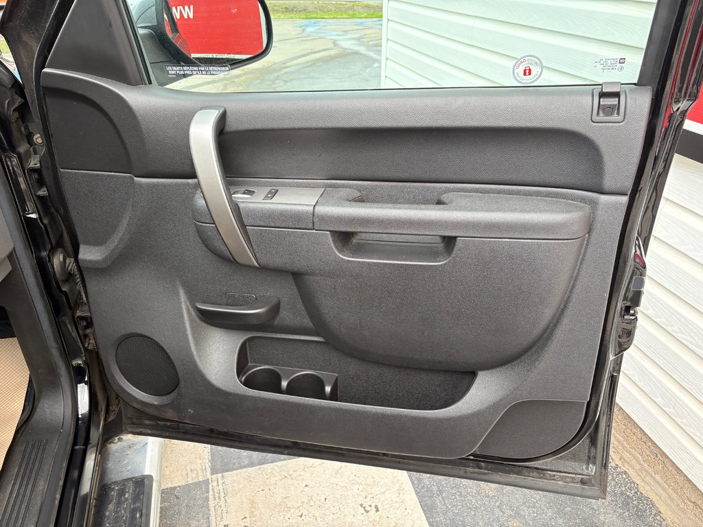 2013 Chevrolet Silverado LS Cheyenne Edition - 4WD, a/c, extended cab in COLDBROOK, Nova Scotia - 20 - w1024h768px
