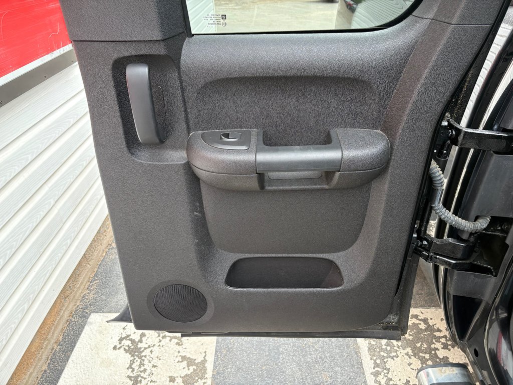 2013 Chevrolet Silverado LS Cheyenne Edition - 4WD, a/c, extended cab in COLDBROOK, Nova Scotia - 19 - w1024h768px
