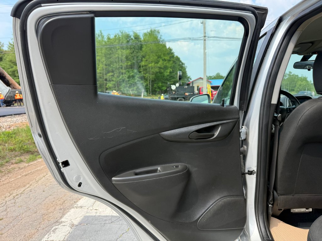 Chevrolet SPARK 1LT, keyless entry, Cruise control, Bluetooth 2021 à Kentville, Nouvelle-Écosse - 13 - w1024h768px