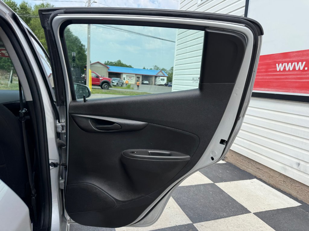 Chevrolet SPARK 1LT, keyless entry, Cruise control, Bluetooth 2021 à Kentville, Nouvelle-Écosse - 16 - w1024h768px