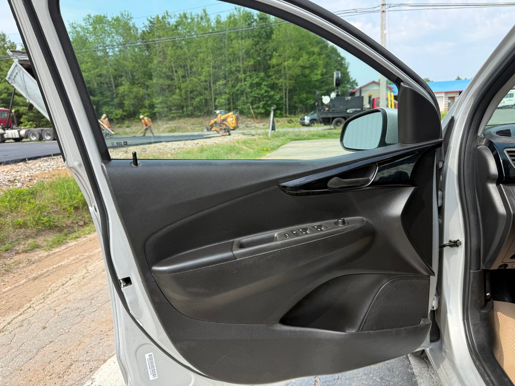 Chevrolet SPARK 1LT, keyless entry, Cruise control, Bluetooth 2021 à Kentville, Nouvelle-Écosse - 7 - w1024h768px