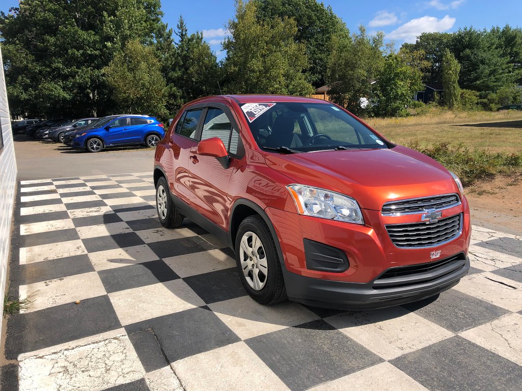 2016  Trax LS, a/c,auto headlights, bluetooth hands free in COLDBROOK, Nova Scotia - 2 - w1024h768px