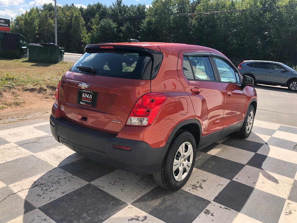 2016  Trax LS, a/c,auto headlights, bluetooth hands free in COLDBROOK, Nova Scotia - 4 - w1024h768px