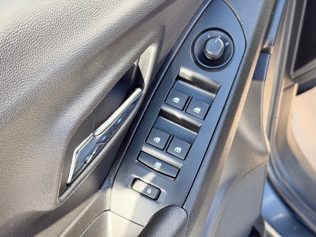 2016 Chevrolet TRAX LT | GPS Navigation, Satellite Radio + Bluetooth in COLDBROOK, Nova Scotia - 8 - w1024h768px