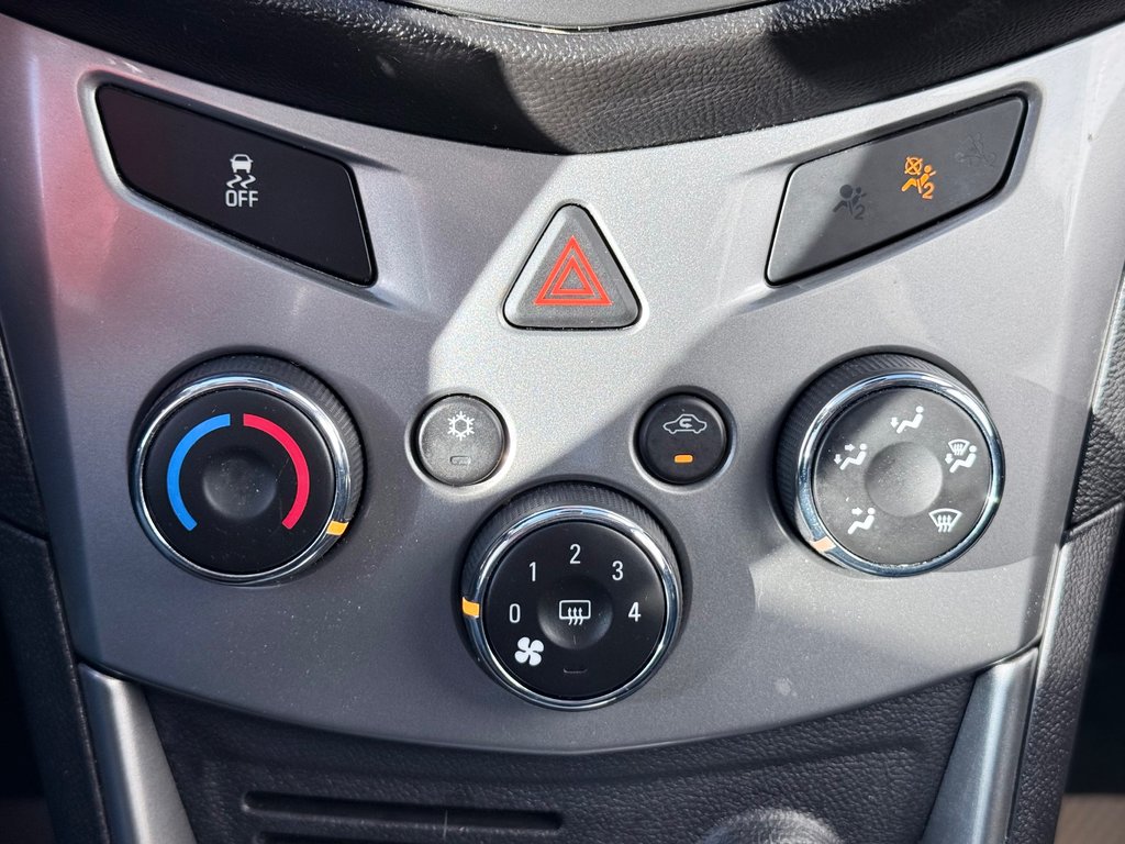 2016 Chevrolet TRAX LT | GPS Navigation, Satellite Radio + Bluetooth in COLDBROOK, Nova Scotia - 17 - w1024h768px