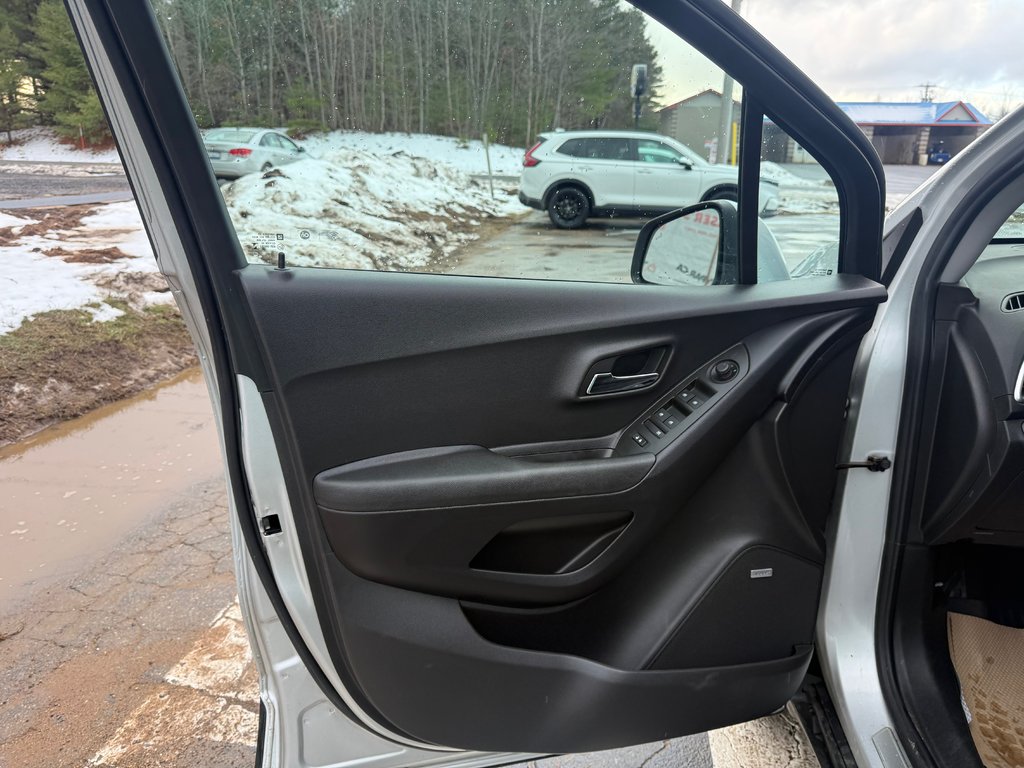 2020 Chevrolet TRAX Premier, Keyless entry, remote start, backup camer in Kentville, Nova Scotia - 6 - w1024h768px