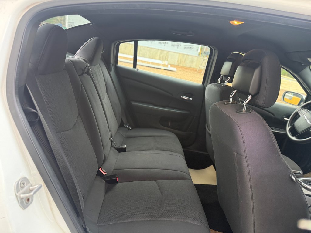 2013 Chrysler 200 LX LX, keyless entry, remote start, chrome wheels in COLDBROOK, Nova Scotia - 18 - w1024h768px