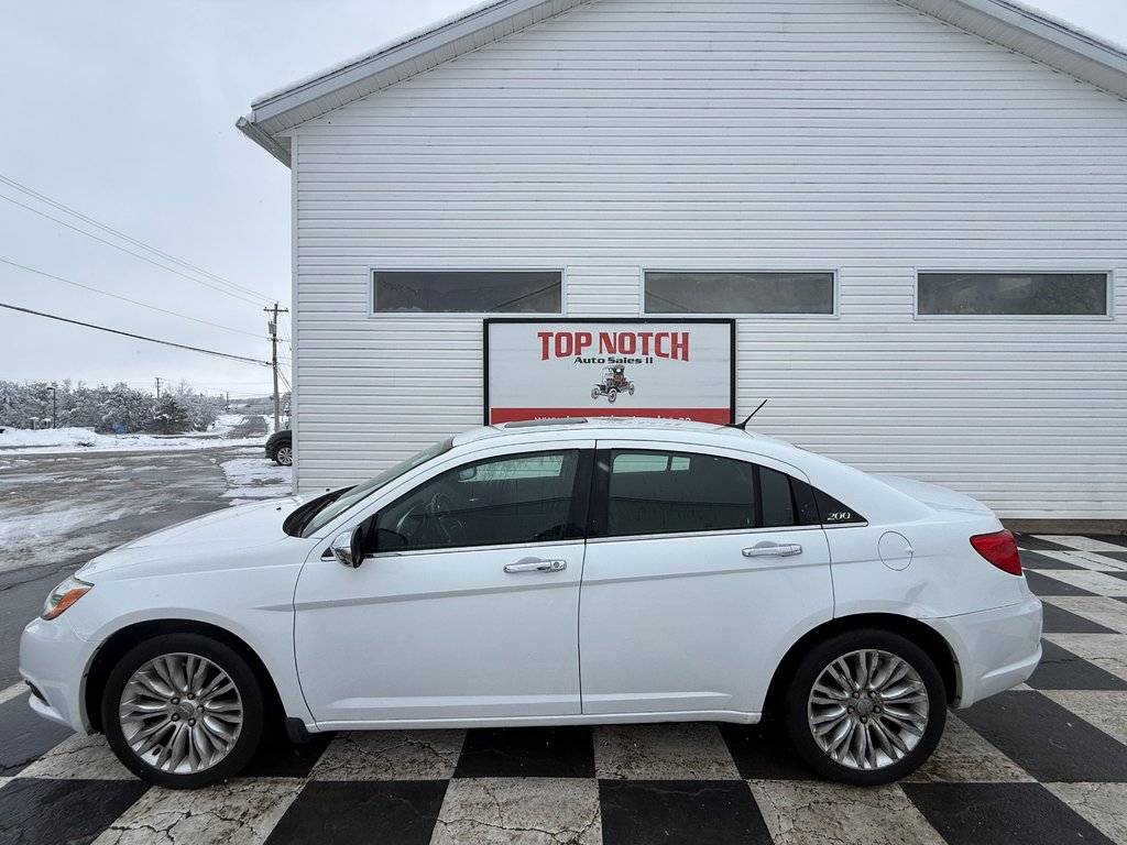 2011 Chrysler 200 Limited, keyless entry, backup camera, Bluetooth in Kentville, Nova Scotia - 21 - w1024h768px