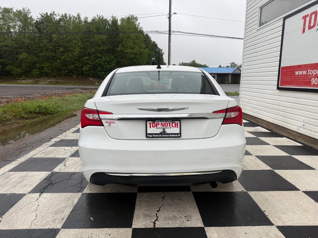 2013 Chrysler 200 LX, Keyless entry, MP3, Cruise control in COLDBROOK, Nova Scotia - 5 - w1024h768px