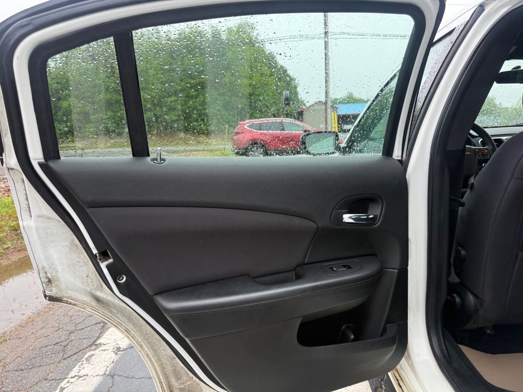 2013 Chrysler 200 LX, Keyless entry, MP3, Cruise control in COLDBROOK, Nova Scotia - 12 - w1024h768px