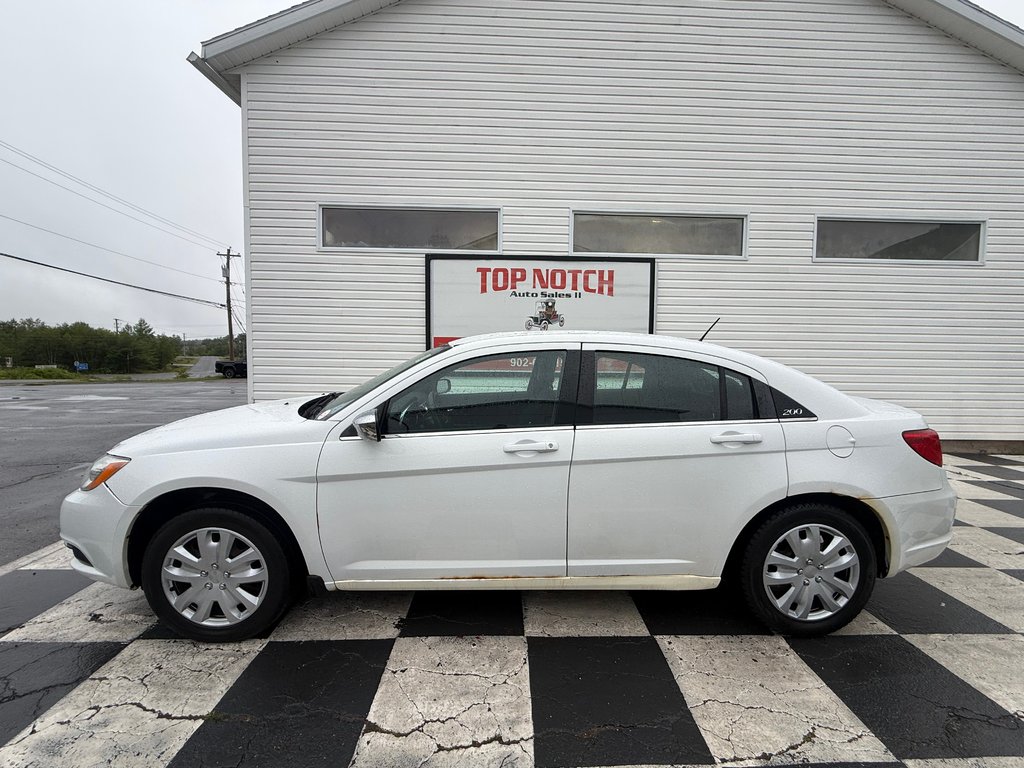 2013 Chrysler 200 LX, Keyless entry, MP3, Cruise control in COLDBROOK, Nova Scotia - 19 - w1024h768px