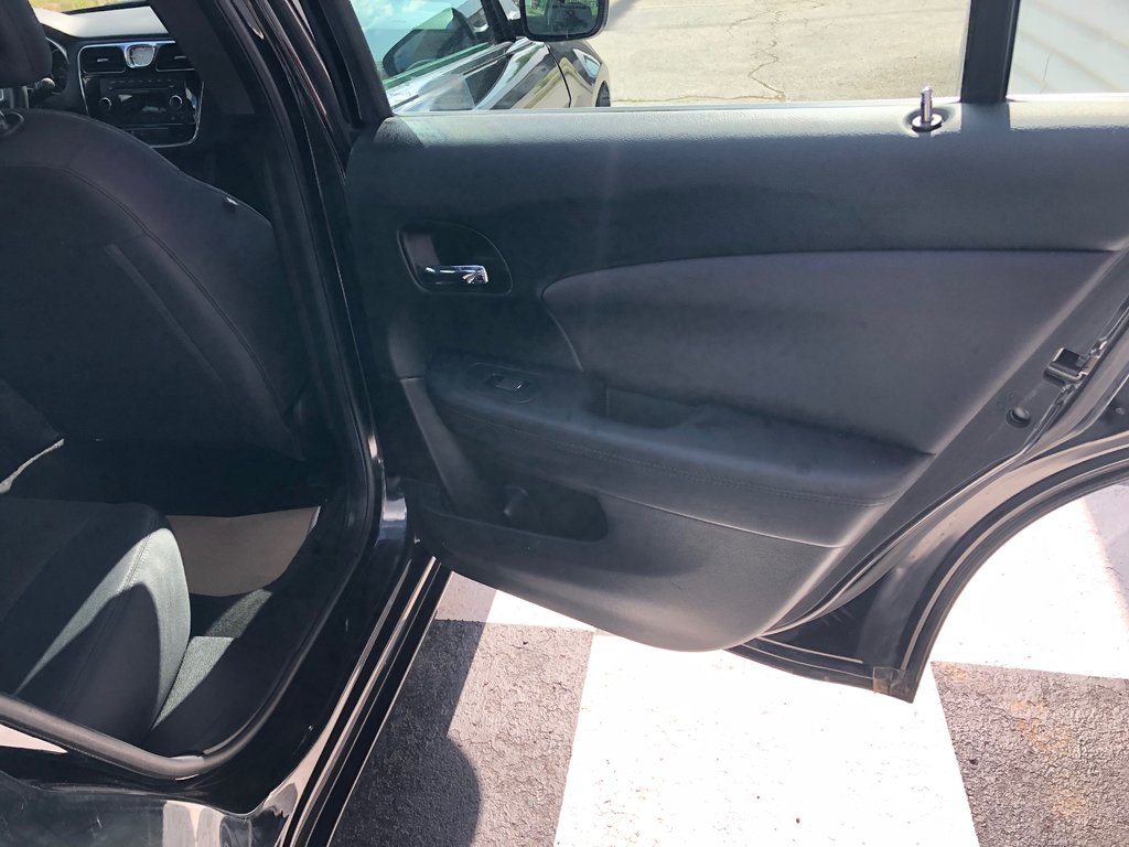 2014 Chrysler 200 LX - CD Player, Power Windows, Cloth Seats in COLDBROOK, Nova Scotia - 17 - w1024h768px