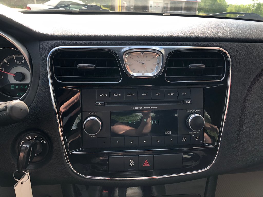 2014 Chrysler 200 LX - CD Player, Power Windows, Cloth Seats in COLDBROOK, Nova Scotia - 12 - w1024h768px