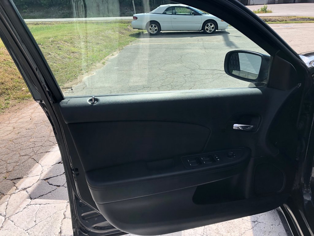 2014 Chrysler 200 LX - CD Player, Power Windows, Cloth Seats in COLDBROOK, Nova Scotia - 10 - w1024h768px