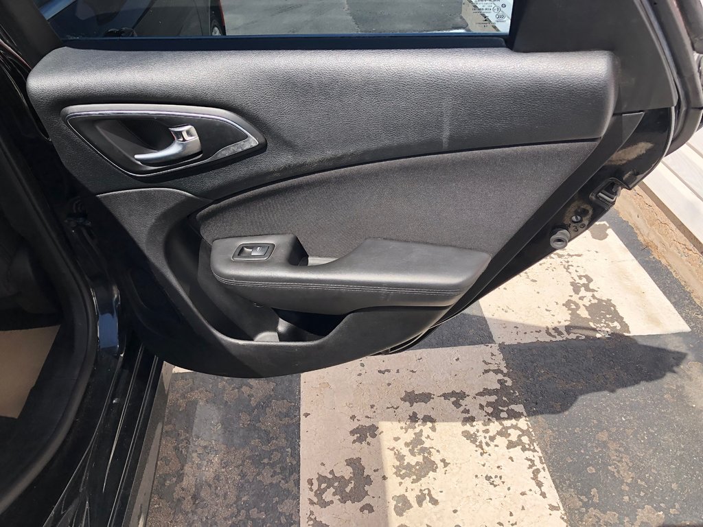 Chrysler 200 Limited - sunroof, power seats, cruise control 2015 à COLDBROOK, Nouvelle-Écosse - 21 - w1024h768px