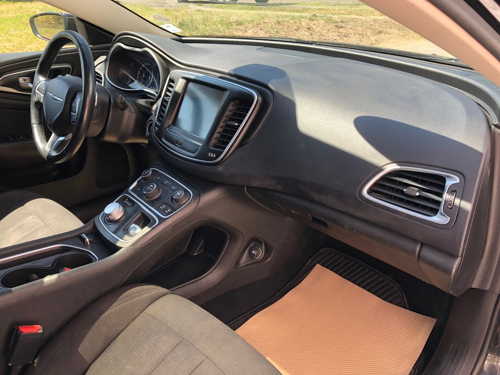 Chrysler 200 Limited - sunroof, power seats, cruise control 2015 à COLDBROOK, Nouvelle-Écosse - 23 - w1024h768px