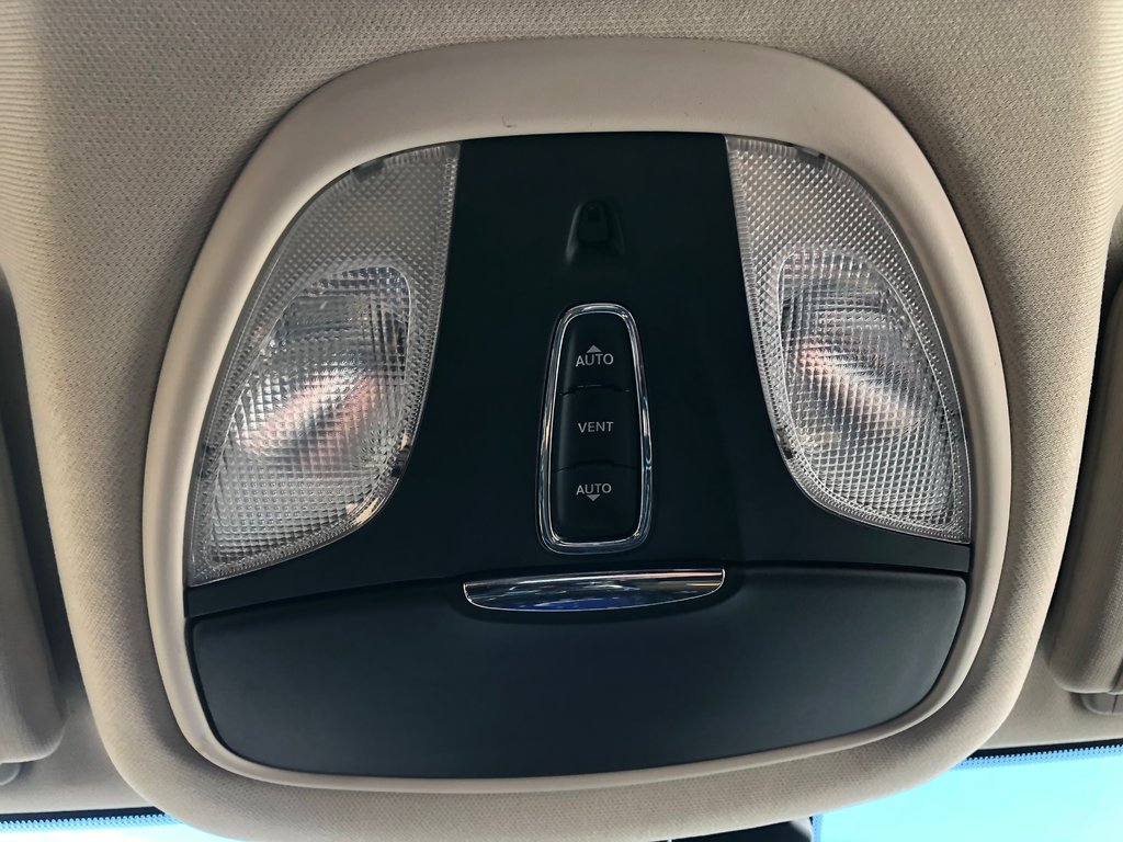 Chrysler 200 Limited - sunroof, power seats, cruise control 2015 à COLDBROOK, Nouvelle-Écosse - 16 - w1024h768px