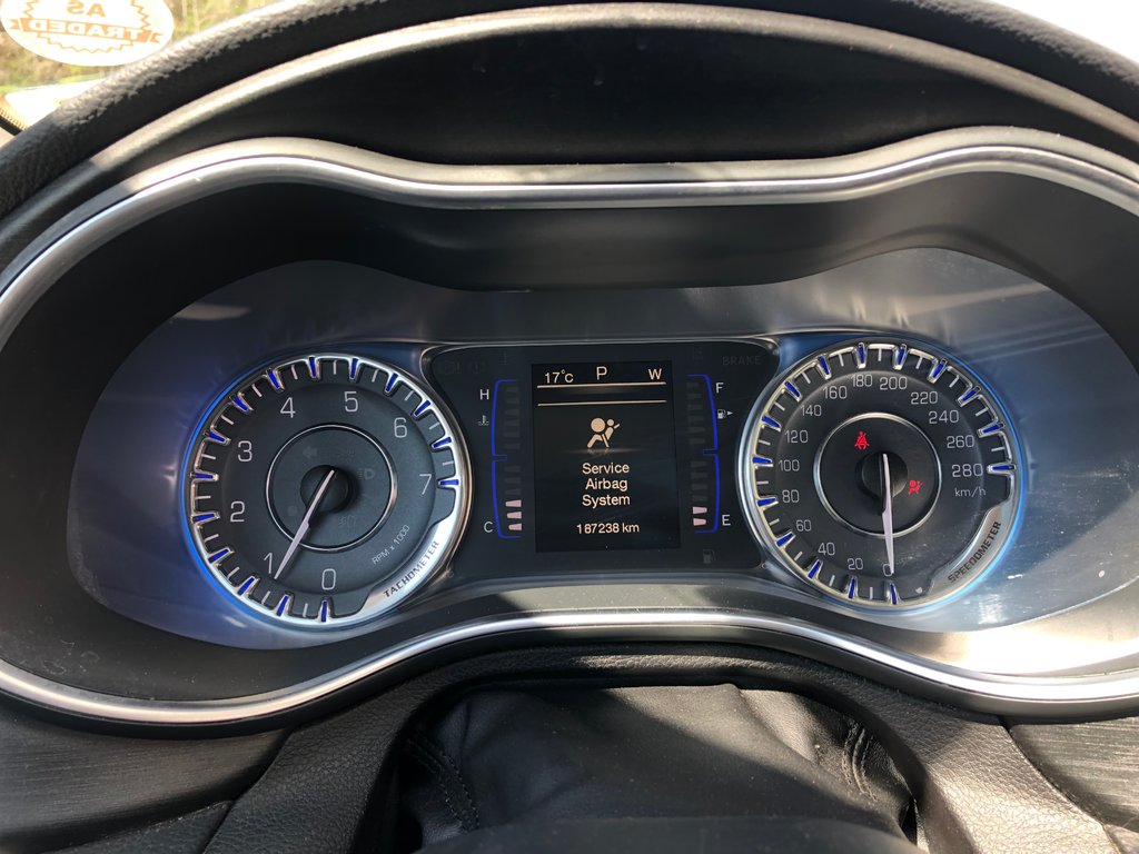 Chrysler 200 Limited - sunroof, power seats, cruise control 2015 à COLDBROOK, Nouvelle-Écosse - 10 - w1024h768px