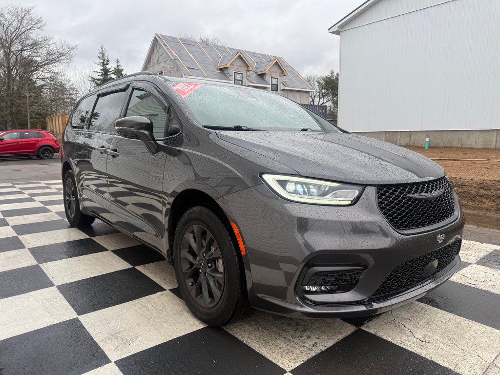 Chrysler PACIFICA Touring L, keyless entry, backup camera, Bluetooth 2022 à Kentville, Nouvelle-Écosse - 3 - w1024h768px