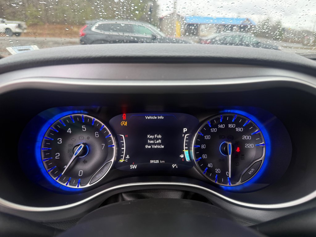 Chrysler PACIFICA Touring L, keyless entry, backup camera, Bluetooth 2022 à Kentville, Nouvelle-Écosse - 11 - w1024h768px