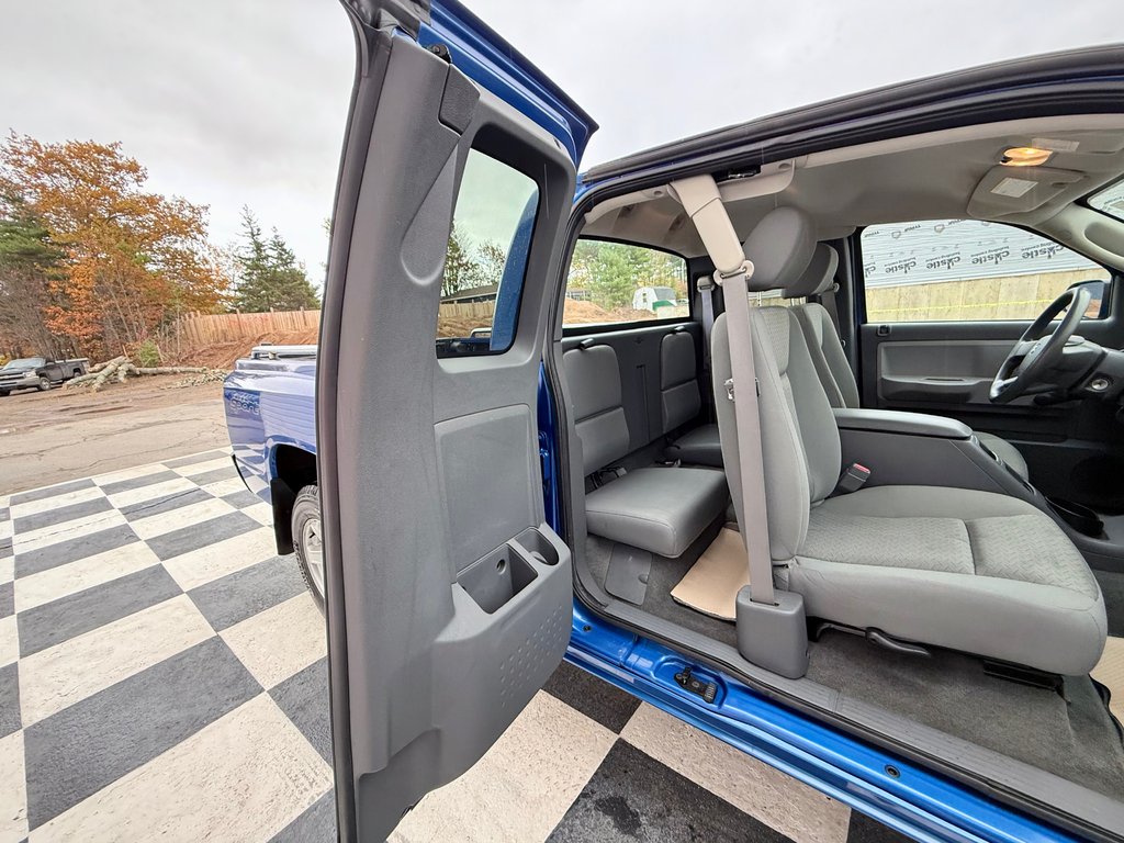 2007 Dodge DAKOTA ST | Rear-Wheel Drive, AM/FM Stereo + CD Player in COLDBROOK, Nova Scotia - 18 - w1024h768px