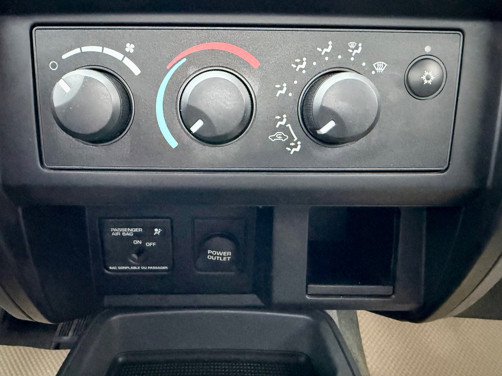 2007 Dodge DAKOTA ST | Rear-Wheel Drive, AM/FM Stereo + CD Player in Kentville, Nova Scotia - 14 - w1024h768px