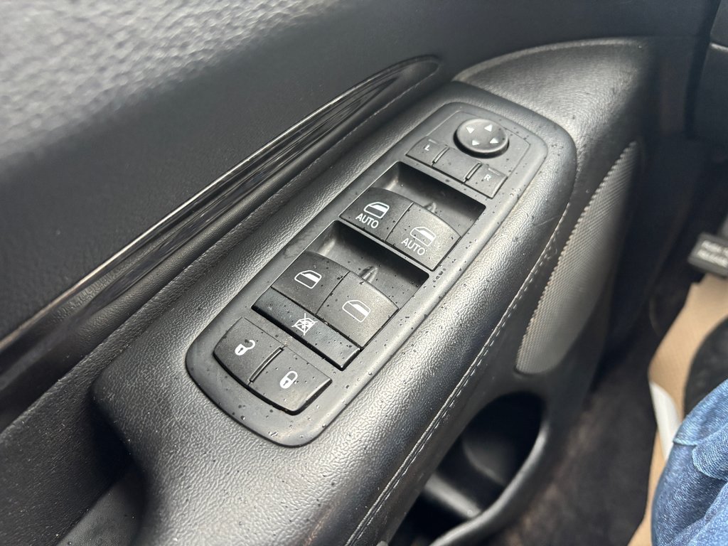 2015 Dodge Durango Limited - heated seats/steering wheel, reverse cam in COLDBROOK, Nova Scotia - 7 - w1024h768px