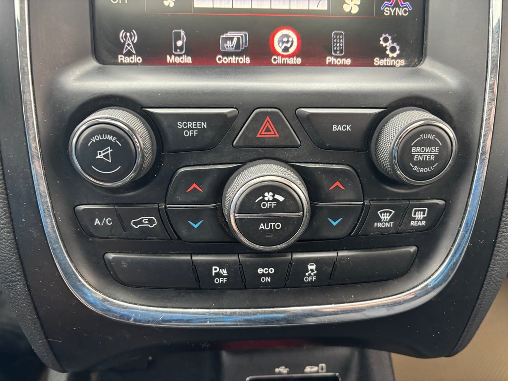 2015 Dodge Durango Limited - heated seats/steering wheel, reverse cam in COLDBROOK, Nova Scotia - 13 - w1024h768px