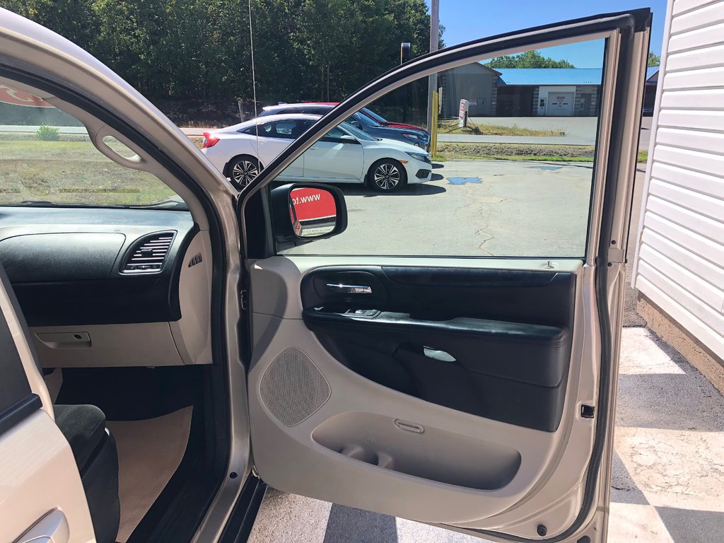 Dodge Grand Caravan SXT 2015 à Kentville, Nouvelle-Écosse - 21 - w1024h768px