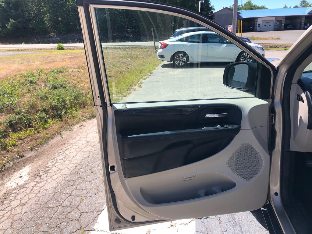 Dodge Grand Caravan SXT 2015 à Kentville, Nouvelle-Écosse - 7 - w1024h768px