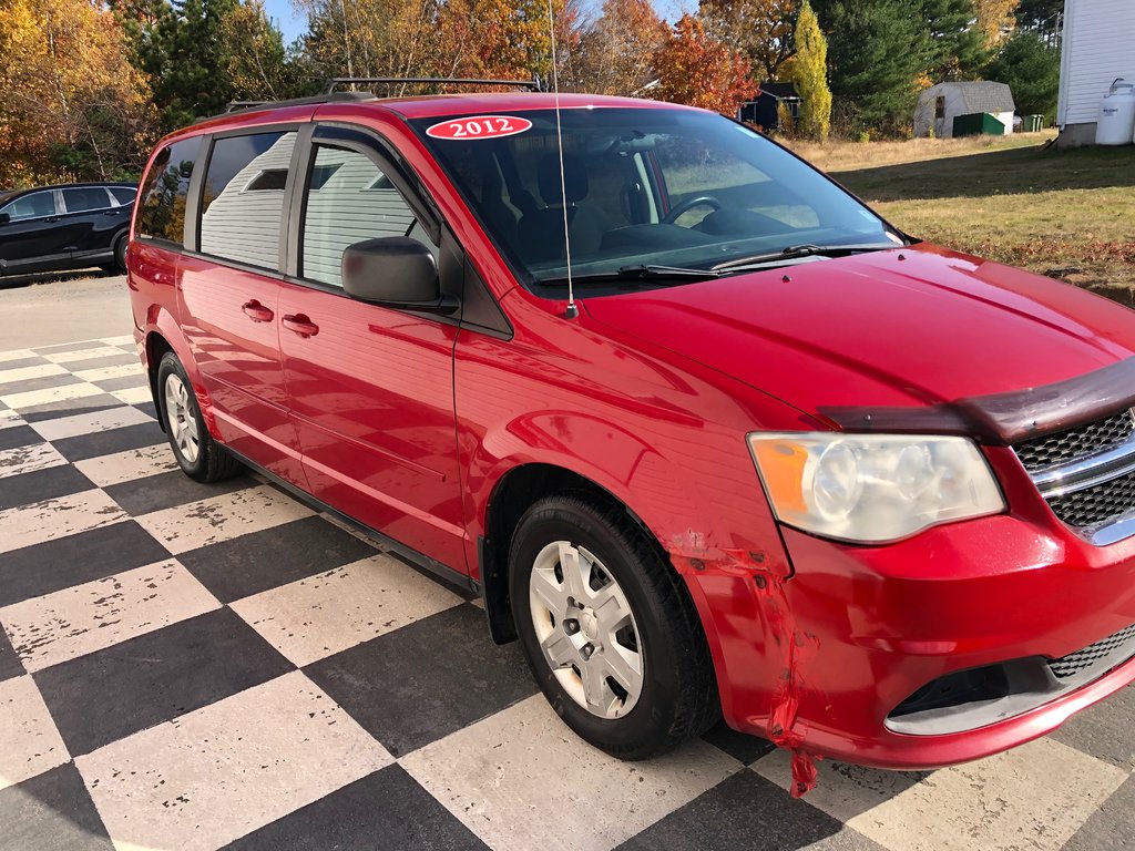 2012  Grand Caravan SXT, DUAL AIR, REAR AIR, REVERSE CAMERA, BLUETOOTH in Kentville, Nova Scotia - 3 - w1024h768px