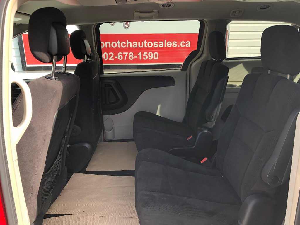 2016 Dodge Grand Caravan Crew - Reverse Camera, Handsfree, Econ Mode in COLDBROOK, Nova Scotia - 19 - w1024h768px