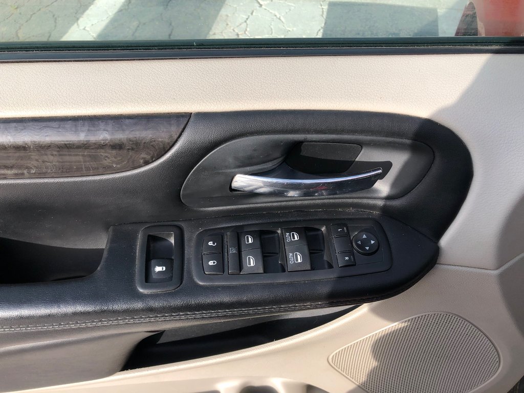 2016 Dodge Grand Caravan Crew - Reverse Camera, Handsfree, Econ Mode in COLDBROOK, Nova Scotia - 8 - w1024h768px