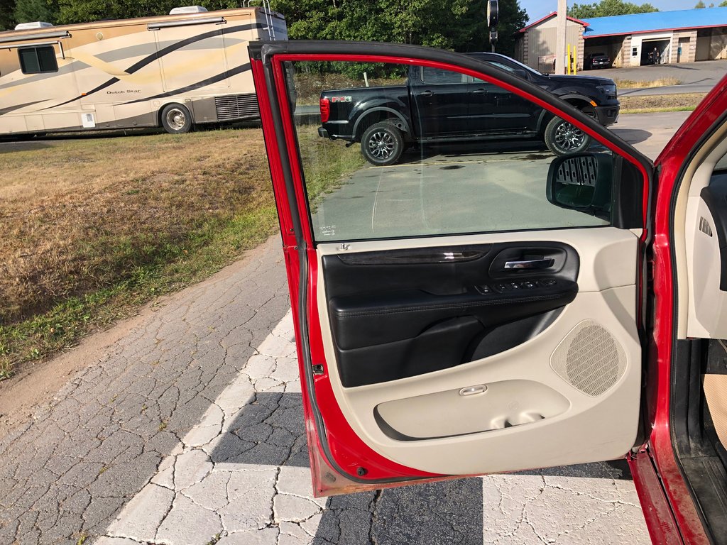 2016 Dodge Grand Caravan Crew - Reverse Camera, Handsfree, Econ Mode in COLDBROOK, Nova Scotia - 7 - w1024h768px