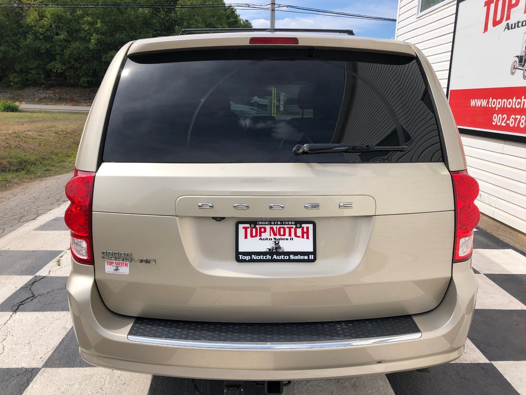 2016 Dodge Grand Caravan SXT Premium Plus - Bluetooth, Power Seats,  ECON in COLDBROOK, Nova Scotia - 5 - w1024h768px