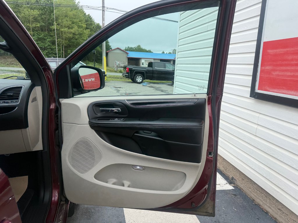 2019 Dodge GRAND CARAVAN SXT Premium Plus, keyless entry,Cruise control, BT in COLDBROOK, Nova Scotia - 19 - w1024h768px